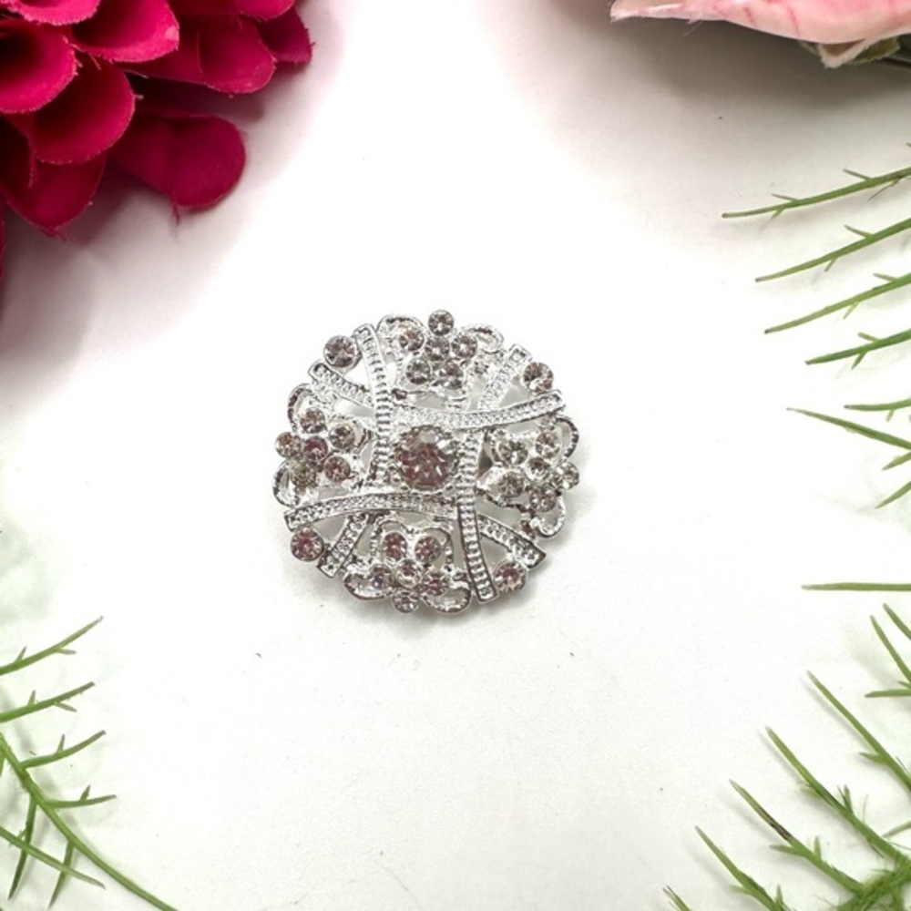 NEW⚜️Classic Ornate Crystal Embellished Brooch